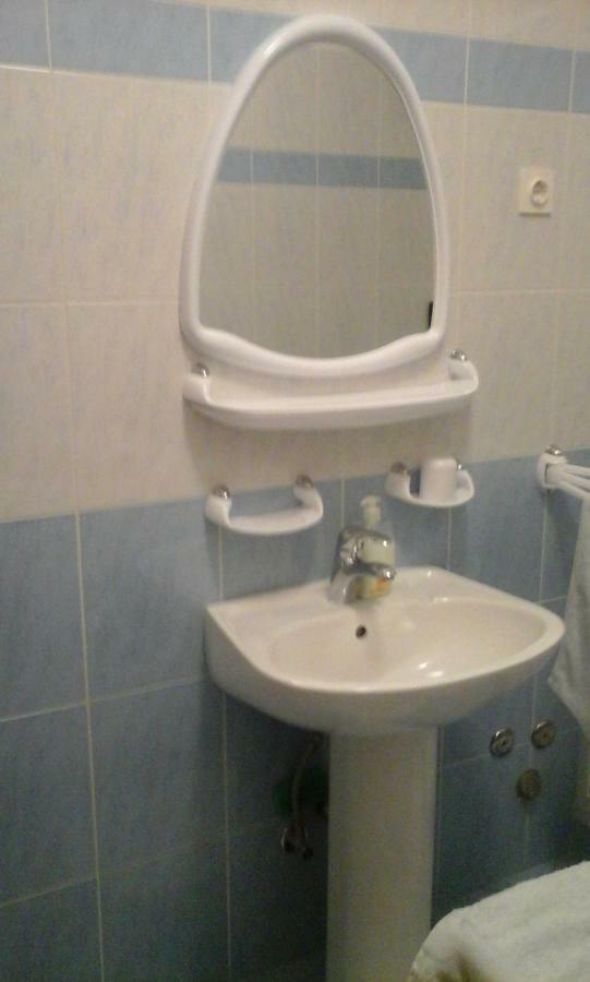 Apartmani Bozic-Omišalj Exteriör bild